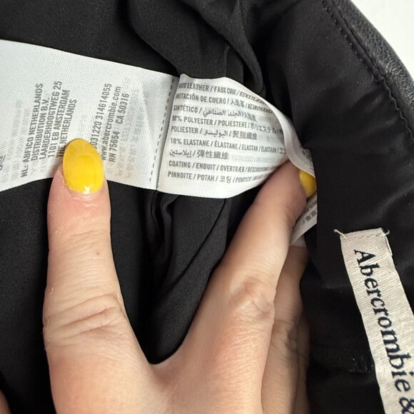 Abercrombie & Fitch Vegan Leather Mini Skort Skirt Black Size Small S EUC - Picture 12 of 12